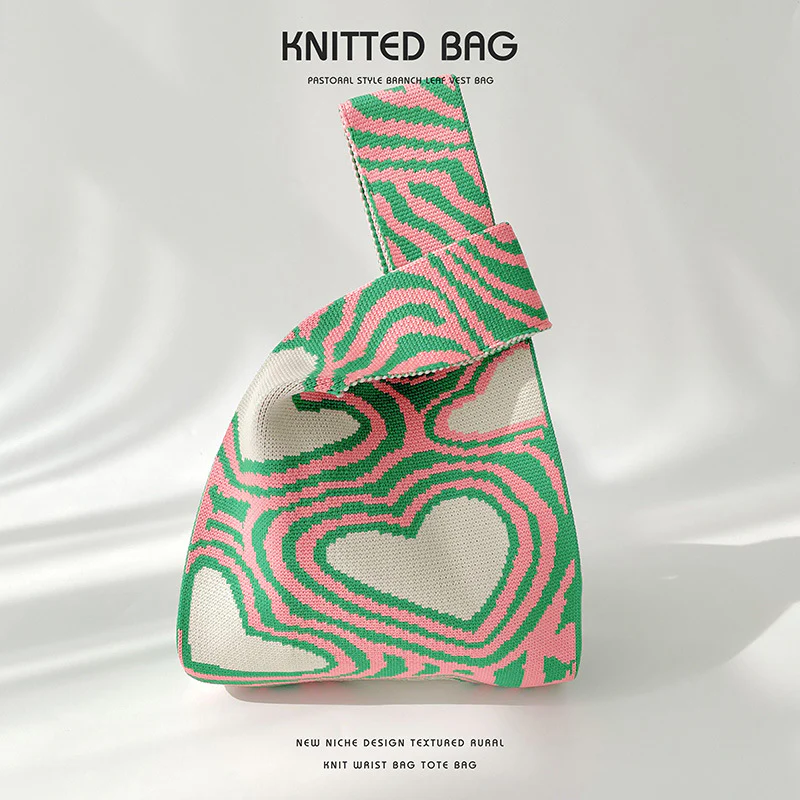 Knitted contrast heart shoulder handbag - Image 5