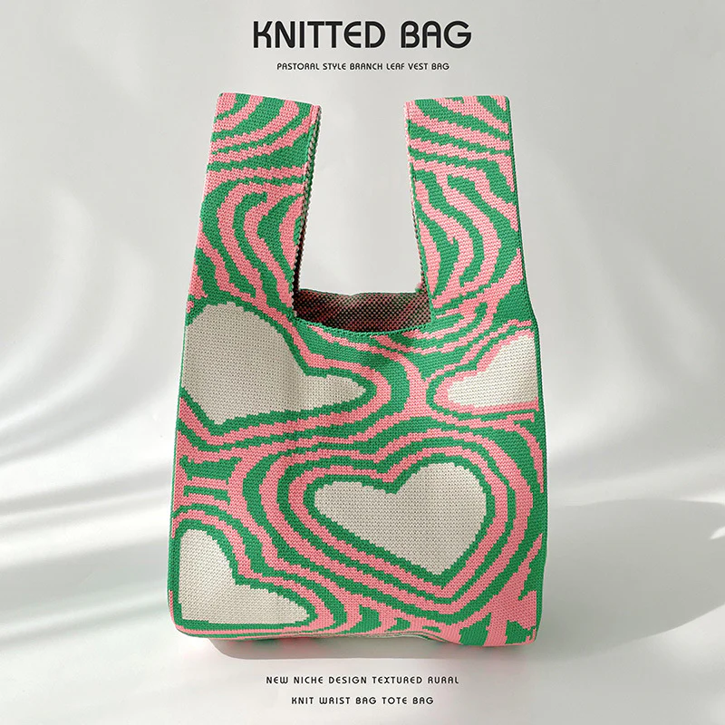 Knitted contrast heart shoulder handbag - Image 8