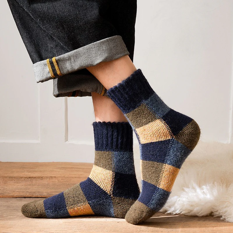 Thickened Fleece-Lined Warm Retro Extra Thick Plaid Tube Socks - Image 3