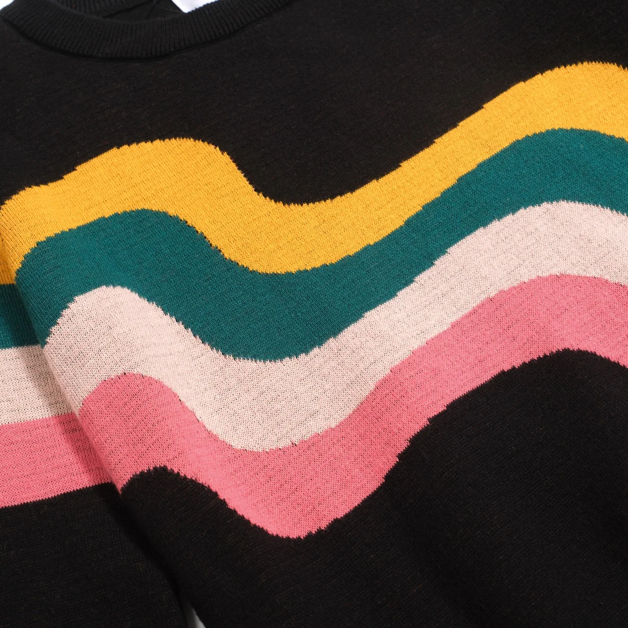 Women's black wavy jacquard retro knitwear - Image 6