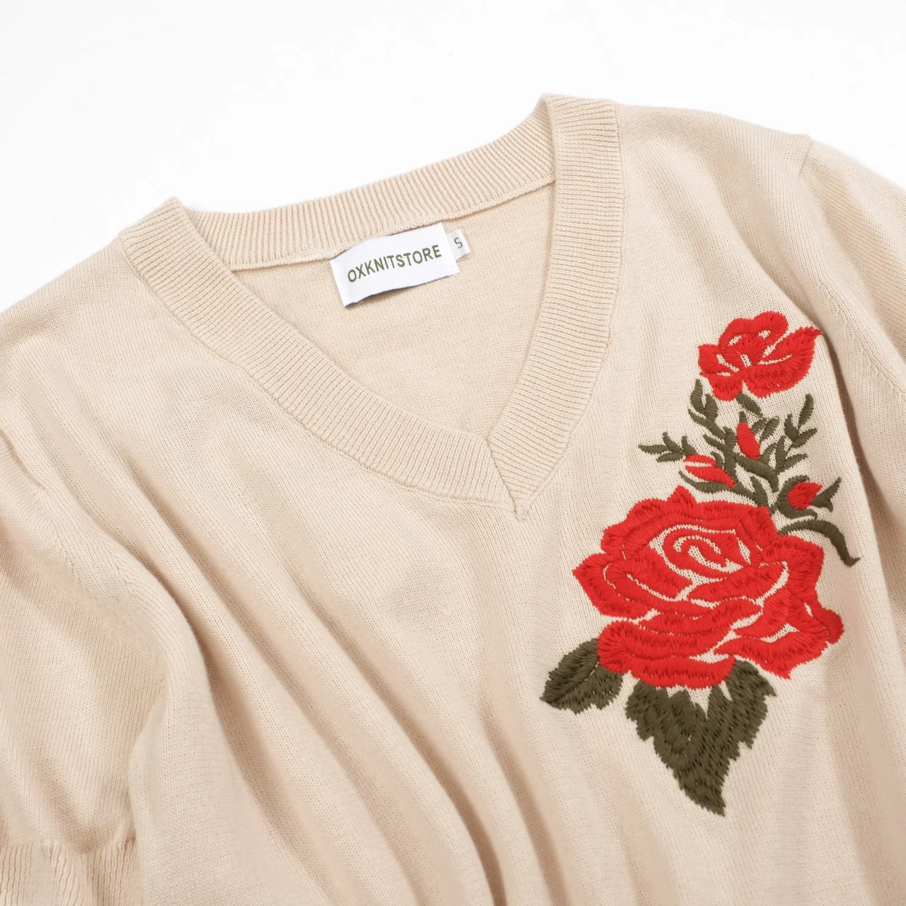 Women's khaki knitted V-neck embroidered T-shirt - Image 6