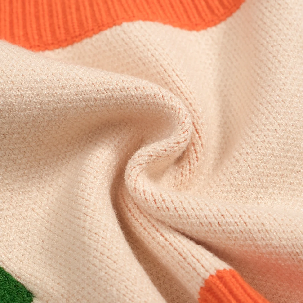 Women's multi-colored art knit vest - Image 10